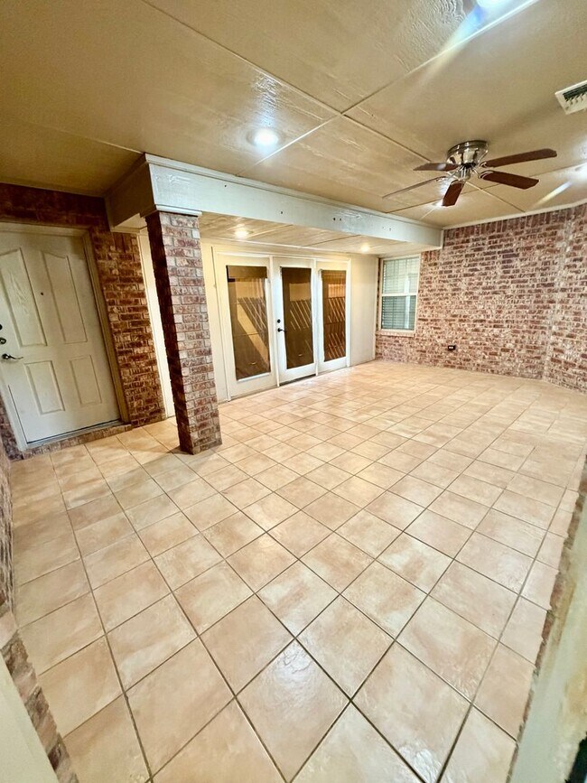 Building Photo - Beautiful home in Day Estates