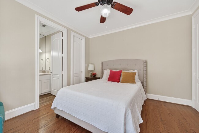 Building Photo - 105 Detering St