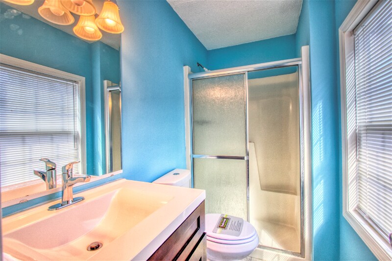 Building Photo - 209 Bayberry Ln