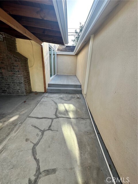 Building Photo - 10402 Ives St