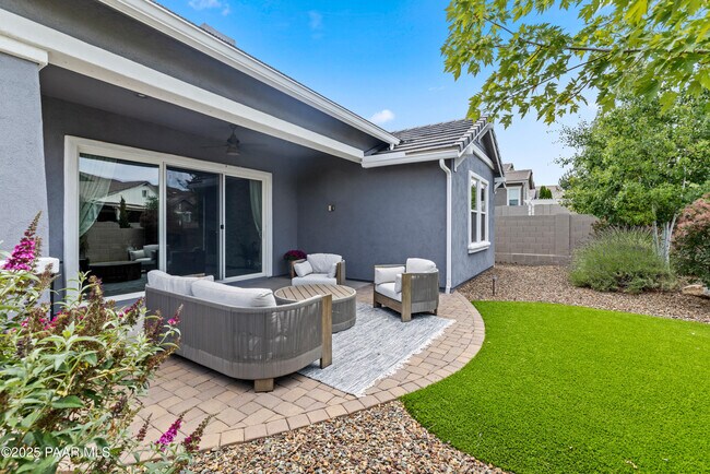 Building Photo - 1465 Varsity Dr