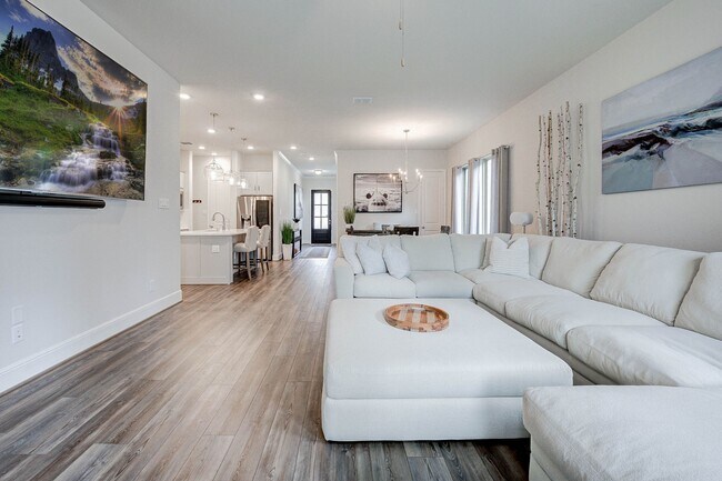 Building Photo - 21820 Enchanted Rock Dr N