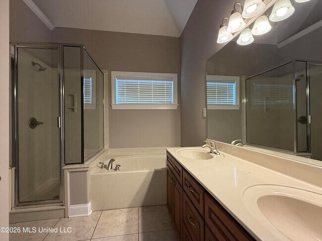 Building Photo - 4919 Rosebrook Cir E