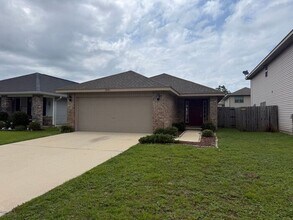 Building Photo - Pensacola - Weatherstone - 3 bedroom, 2 bathroom