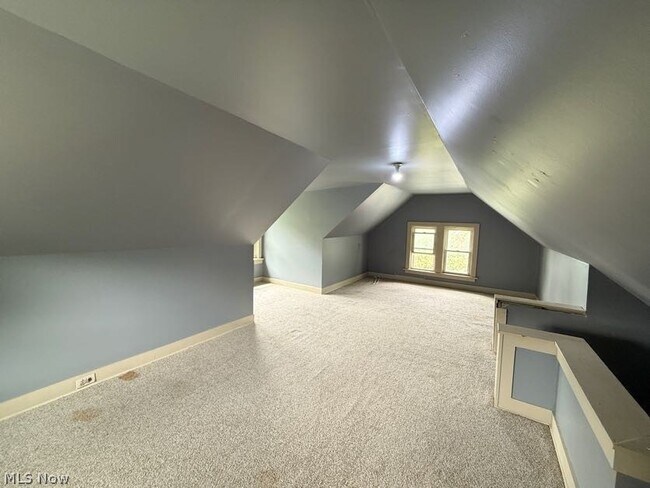 Building Photo - 1467 Beardsley St