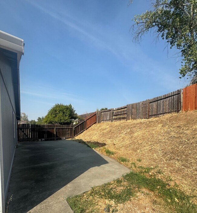 Building Photo - Nice Home in Quail Ridge Estates!!