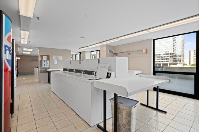 Building Photo - N Clark