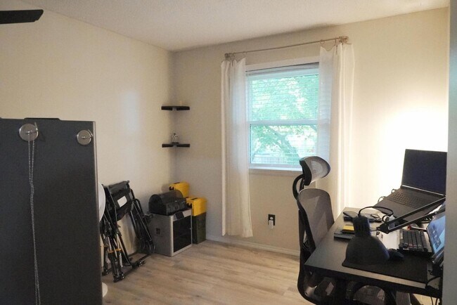 Building Photo - Welcome to your Private Retreat in Citrus Heights!