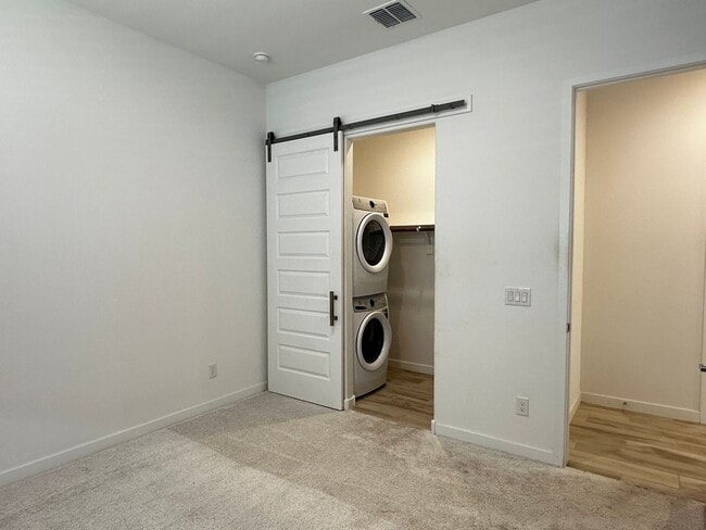 Building Photo - ALL UTILITIES INCLUDED CHANDLER CASITA W/ 1 CAR SEPERATE GARAGE ALMOST BRAND NEW