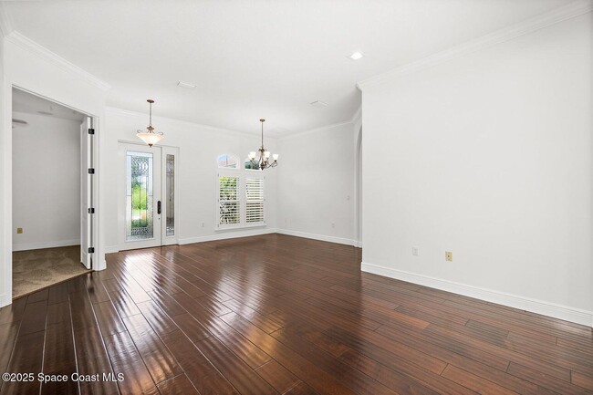 Building Photo - 1837 Croghan Dr
