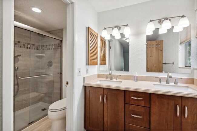 Building Photo - Cedar Creek - 2 bedrooms