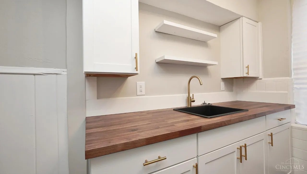 Building Photo - 2992 W McMicken Ave