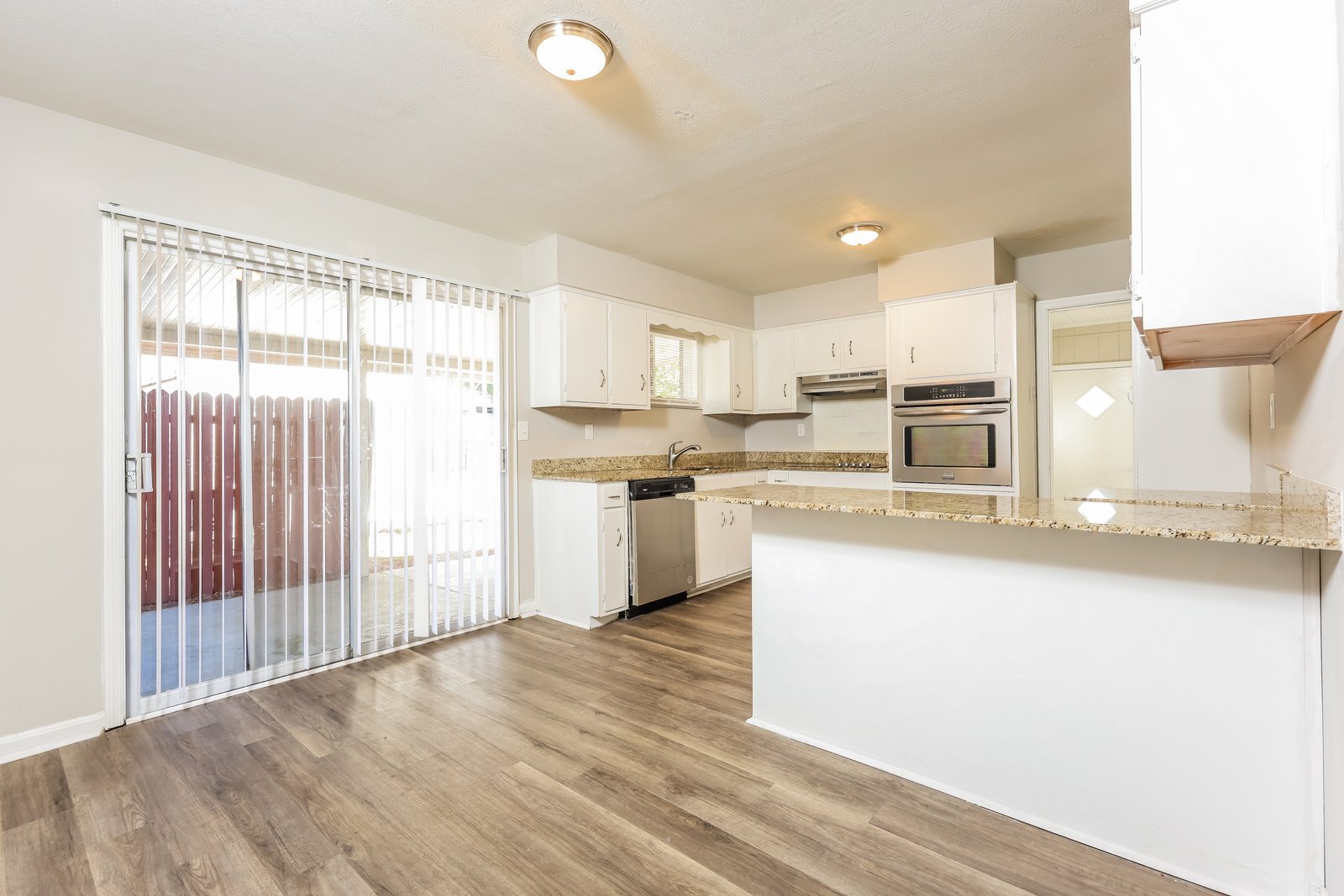 Building Photo - 5905 Luna Dr