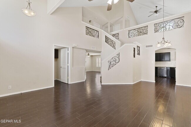 Building Photo - 527 Longleaf Pl