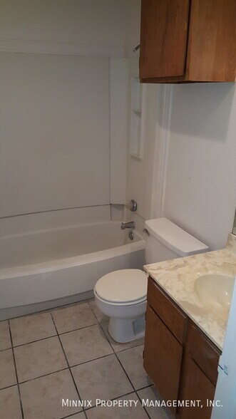 Building Photo - 8208 Vernon Ave