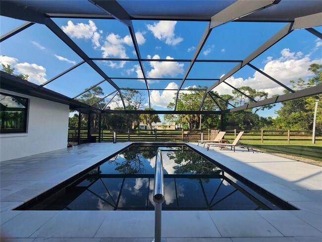 Building Photo - 900 Crestwood Rd