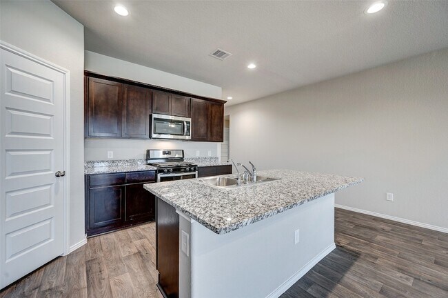 Building Photo - 1710 Goose Island Ln
