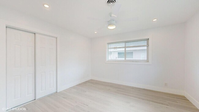 Building Photo - 4761 NE 28th Ave
