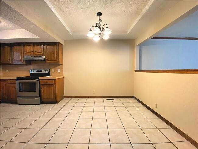 Building Photo - 3620 Wynn Cir