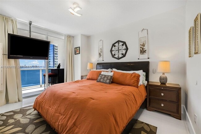 Building Photo - 600 NE 27th St