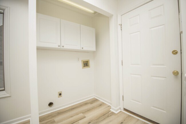 Building Photo - 106 Oohleeno Way