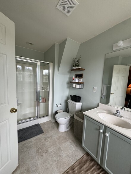 Building Photo - 35821 S Gloucester Cir