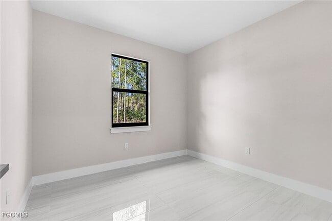 Building Photo - 1332 Desoto Blvd N