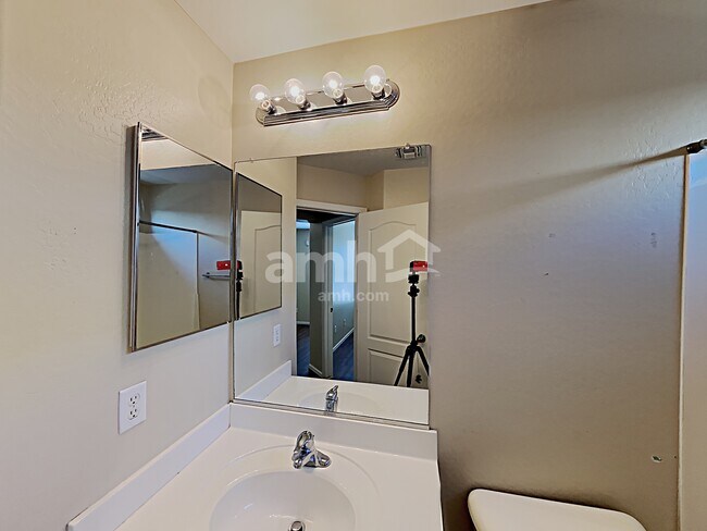 Building Photo - 1292 W Matthews Dr