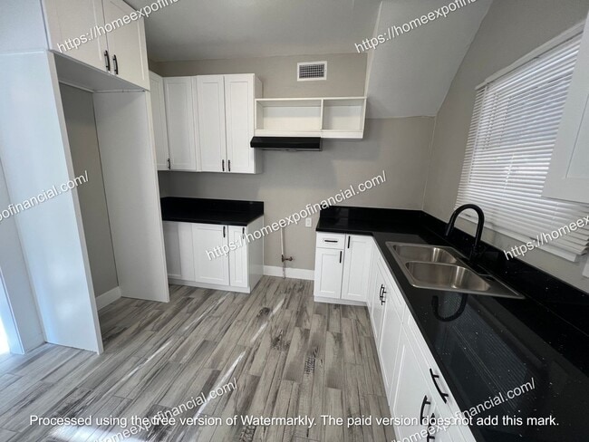 Building Photo - Nice Home For Rent