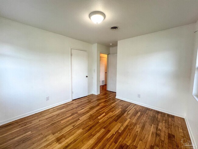 Building Photo - 7121 Marie Ave