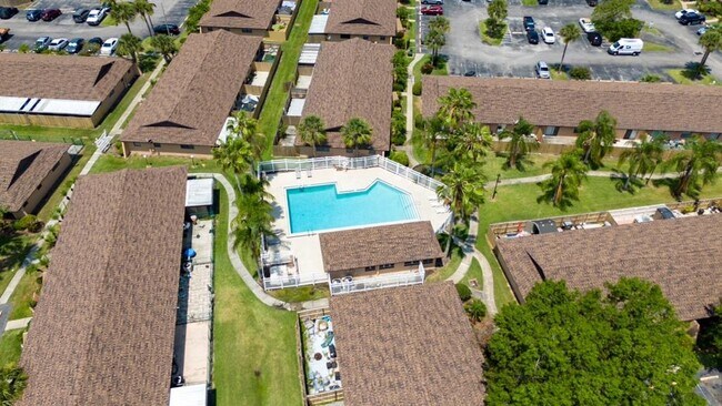 Building Photo - 2017 Caribbean Dr S