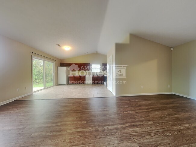 Building Photo - 131 Green Meadow Court