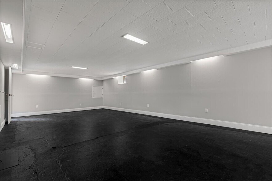 Building Photo - 125 Whittier Dr