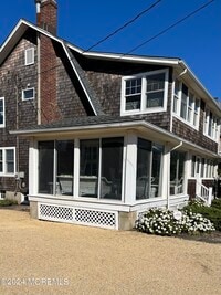 Building Photo - 724 East Ave