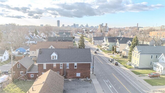 Building Photo - 901 South Park Ave