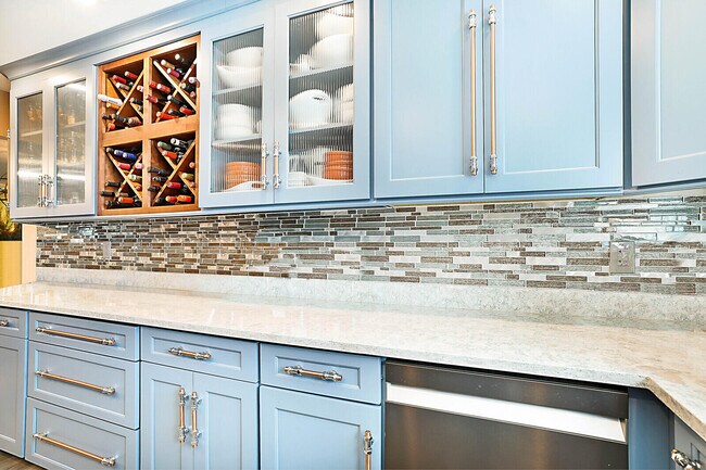 Building Photo - 4548 SW 28th Way