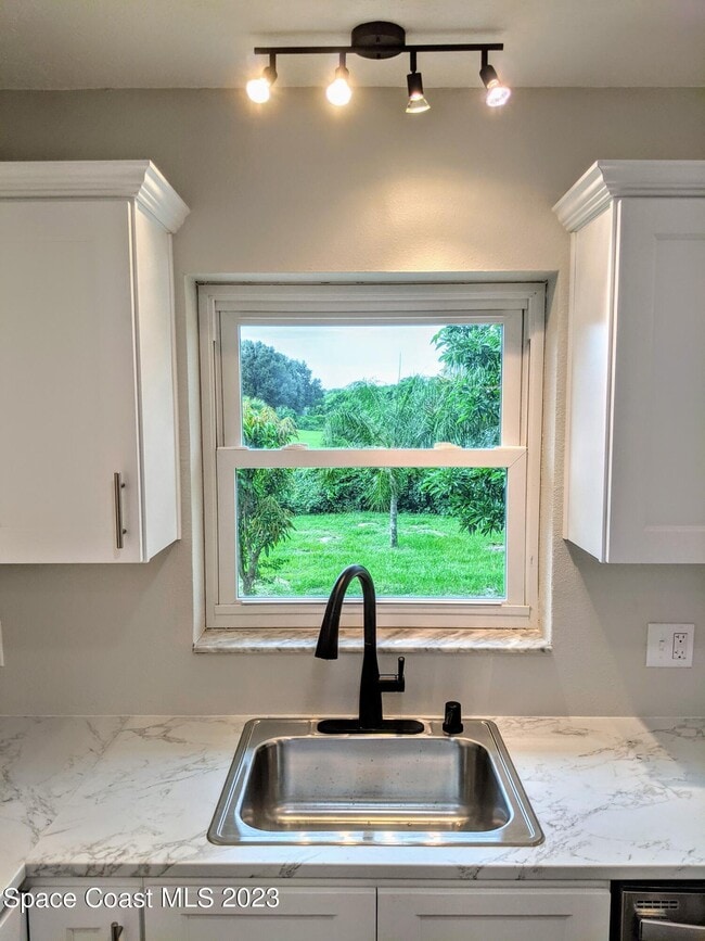 Building Photo - 6210 Edison St