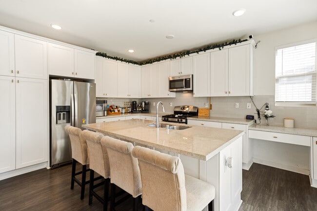 Building Photo - 4846 S Monarch Pl