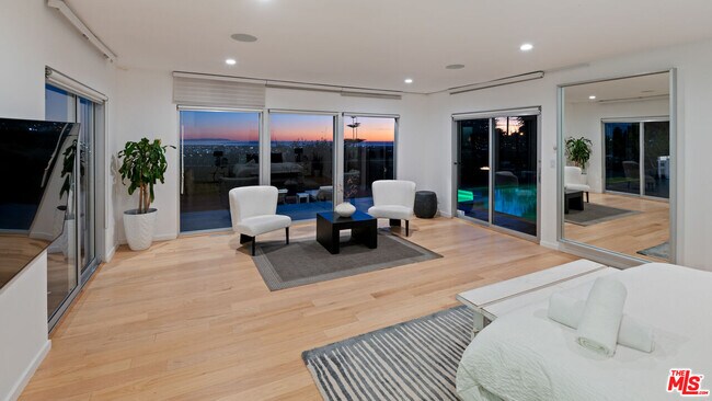 Building Photo - 10134 Angelo View Dr