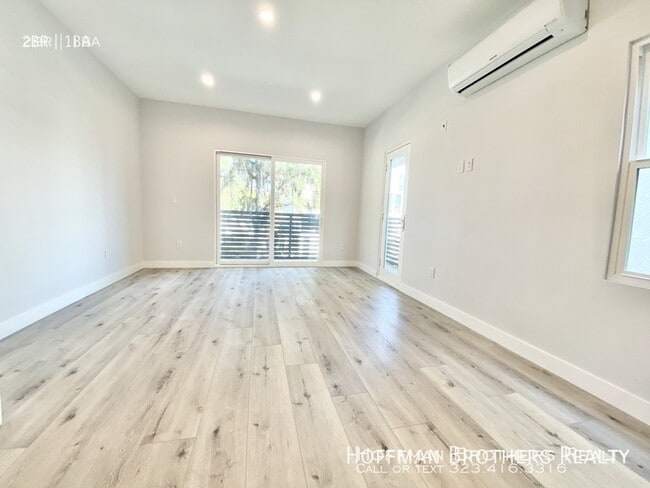 Building Photo - 141 N Swall Dr