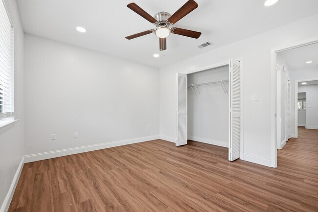 Building Photo - 114 Gleneagles Dr