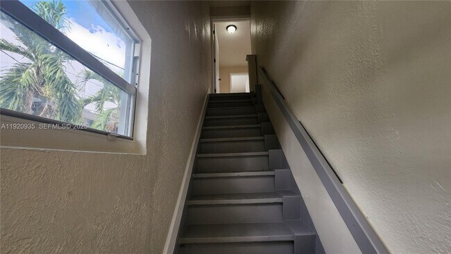 Building Photo - 829 SW 3rd St