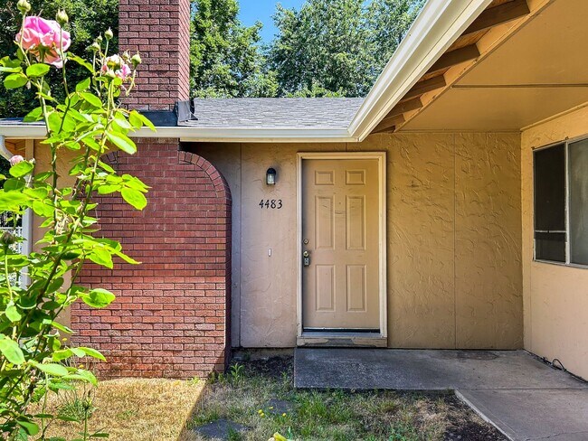 Building Photo - 4483-4485 Campbell Dr SE