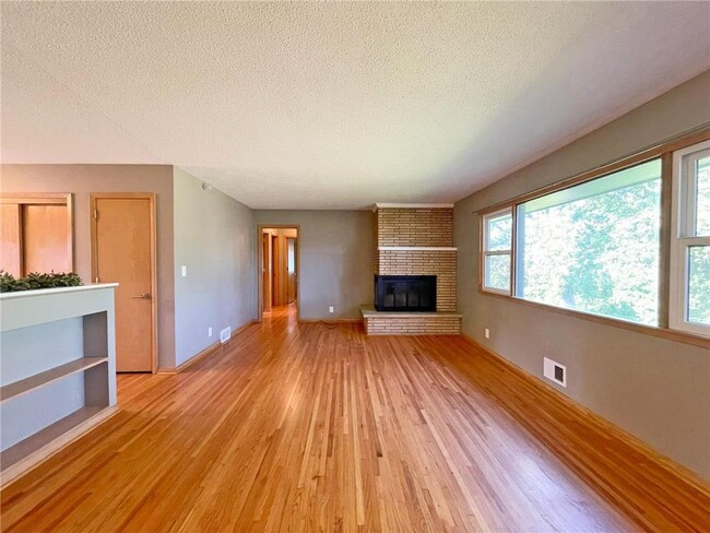 Building Photo - 6313 France Ave S