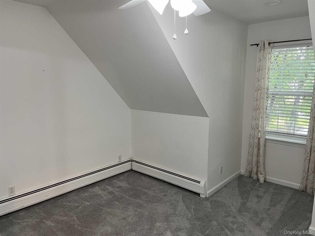 Building Photo - 8 James St