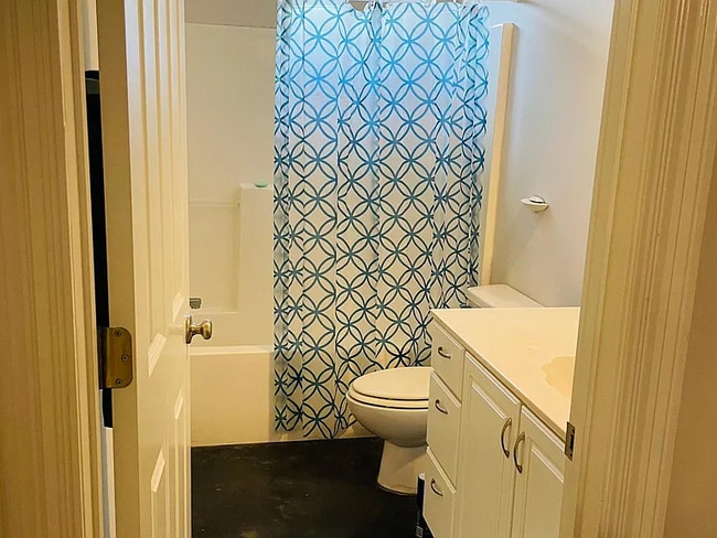 Building Photo - 1501 Harwich Dr