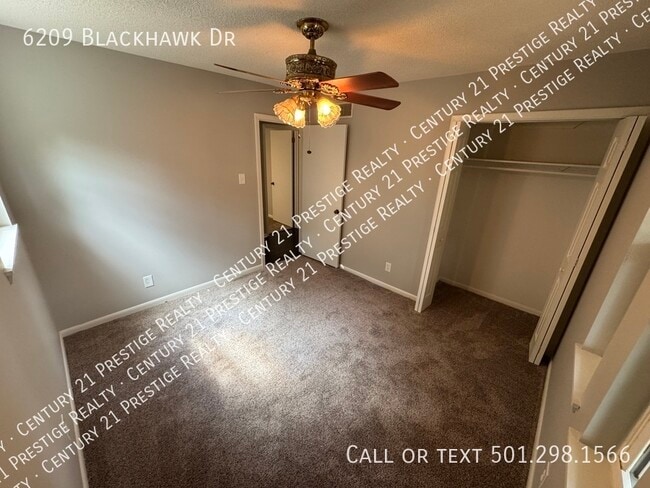 Building Photo - 6209 Blackhawk Dr