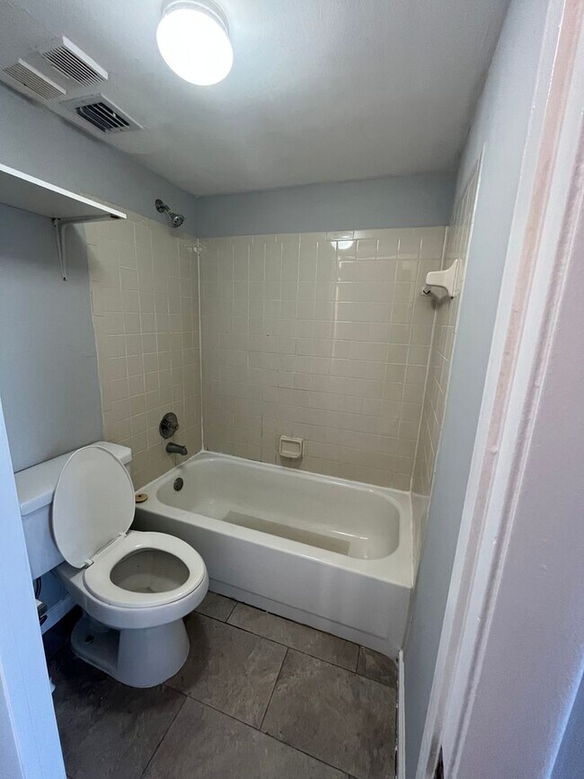 Building Photo - ONE BEDROOM ONE BATHROOM! WATERFRONT COMMU...
