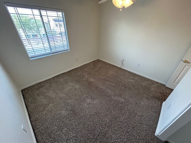 Building Photo - SOUTHWEST LAS VEGAS PROEPRTY WITH 3 BED, 3...
