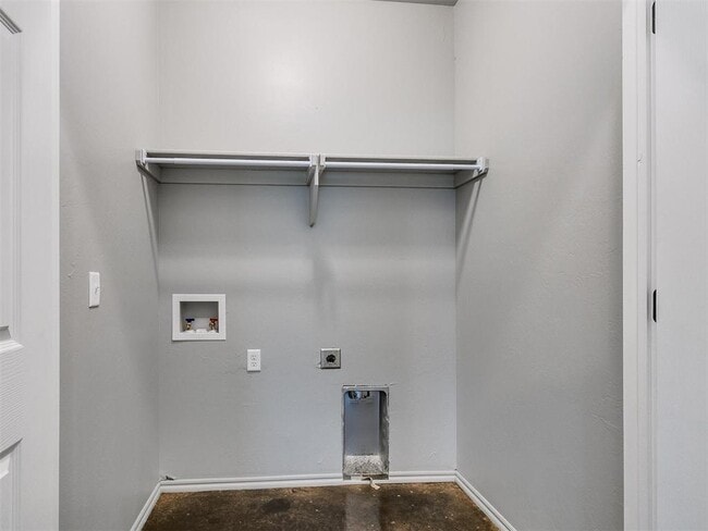 Building Photo - 1734 Eighty-Niner Ter